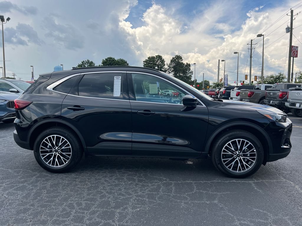 New 2026 Black Ford Base image 8
