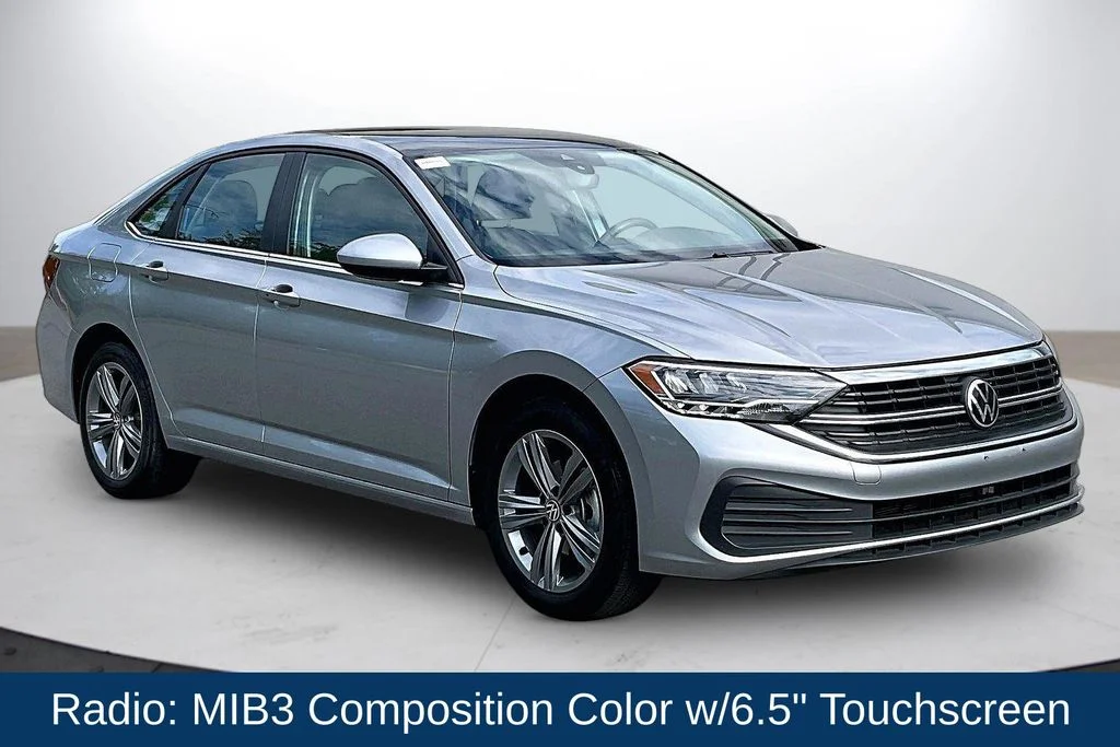 Used 2024  Volkswagen 1.5T SE image 2