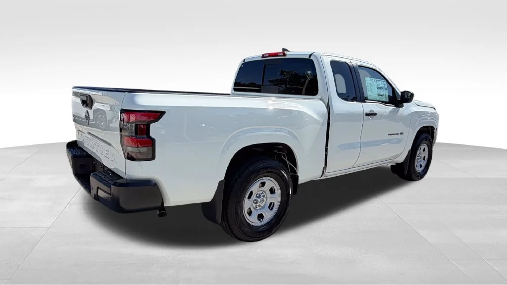 New 2027 Glacier White Nissan King Cab® S image 7