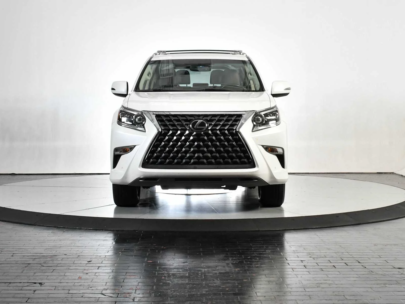 Used 2018 Starfire Pearl Lexus  image 10