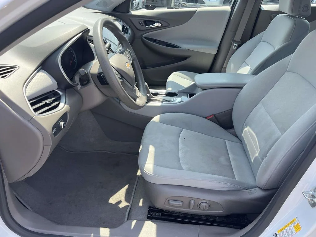 Used 2020 White Chevrolet LS image 13