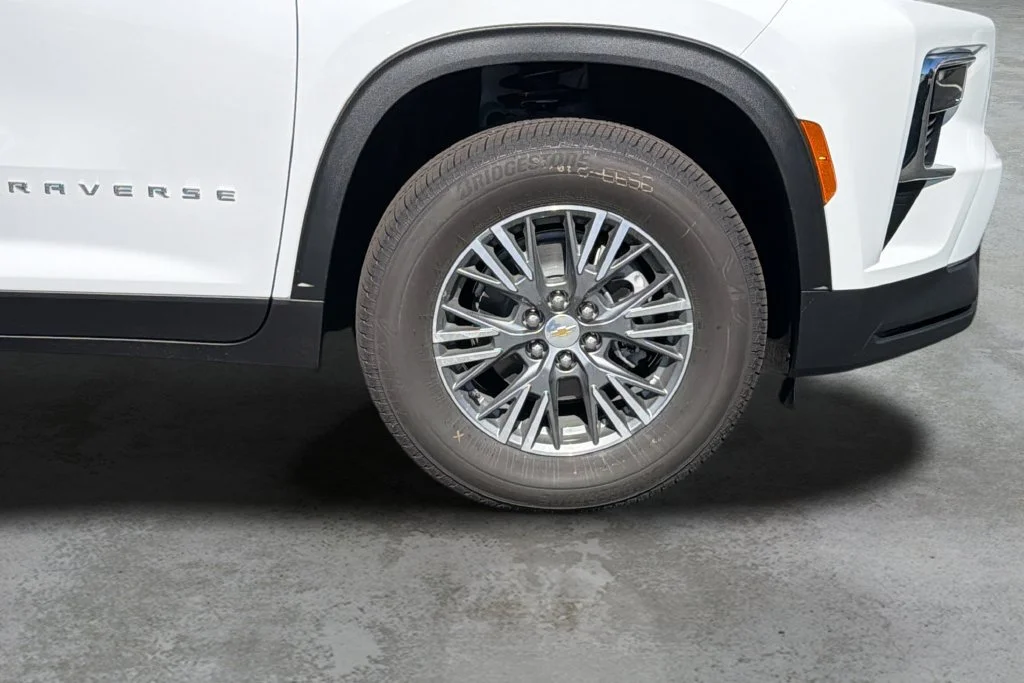 New 2027 Summit White Chevrolet LT image 9