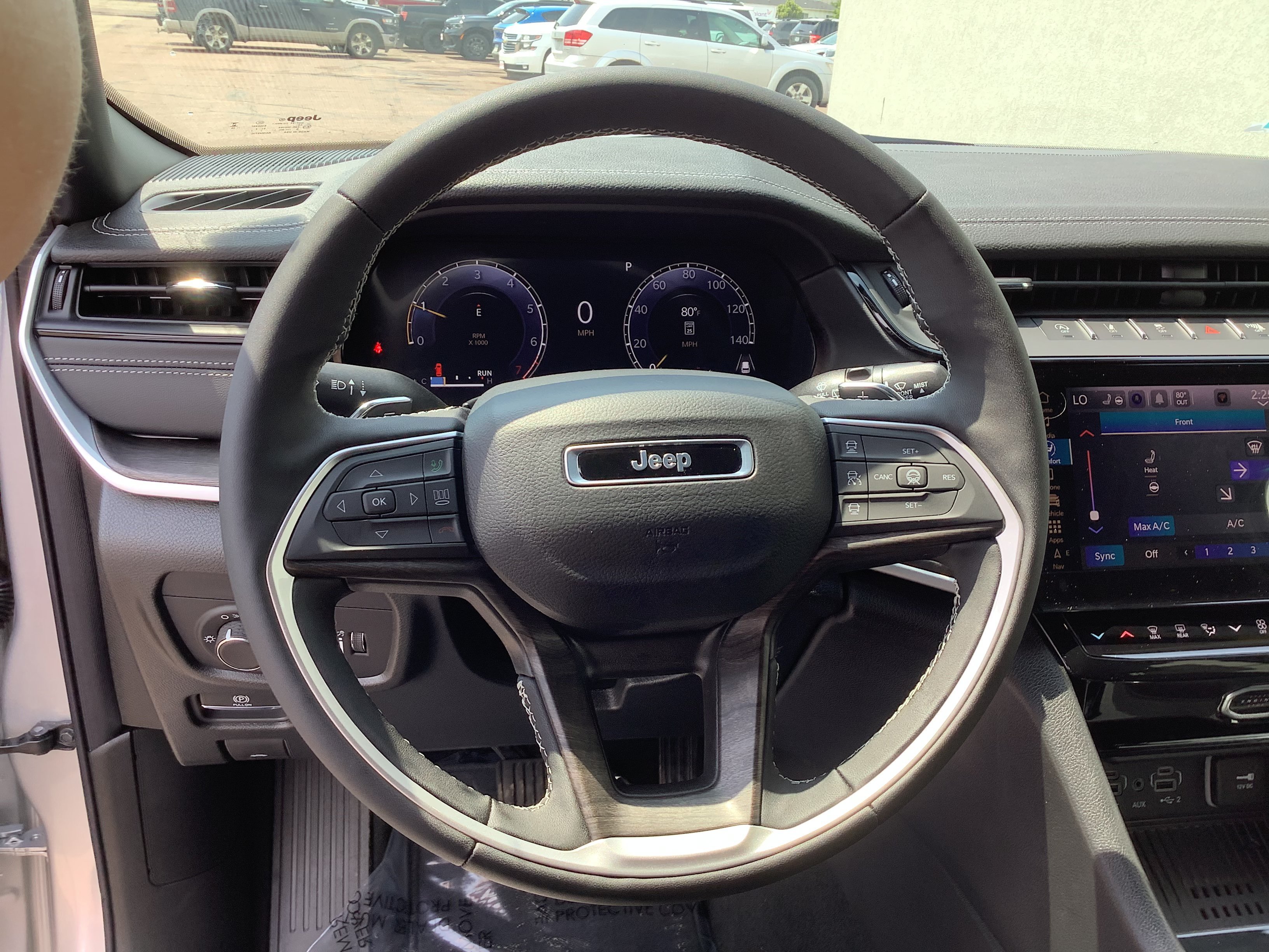 New 2026 Silver Zynith Exterior Paint Jeep Altitude image 12