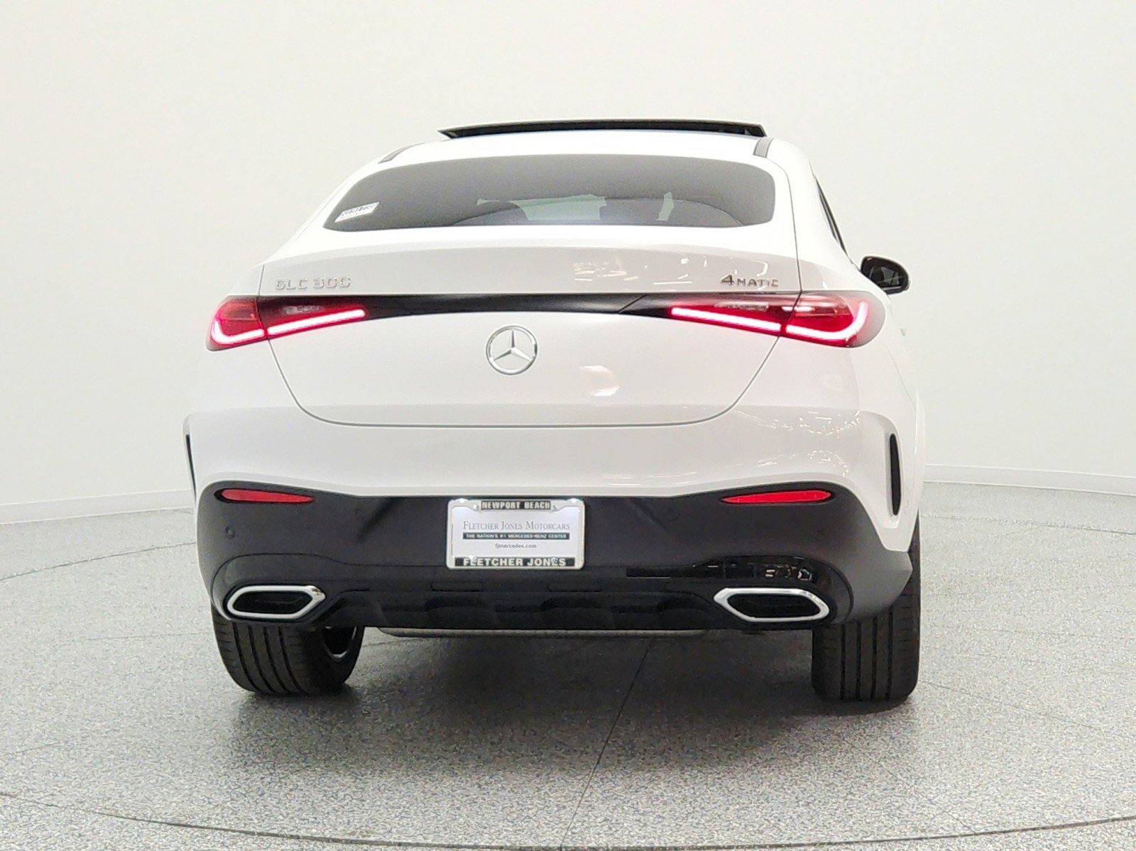New 2026 MANUFAKTUR Moonlight White Metallic Mercedes-Benz GLC 300 4MATIC® Coupe image 35