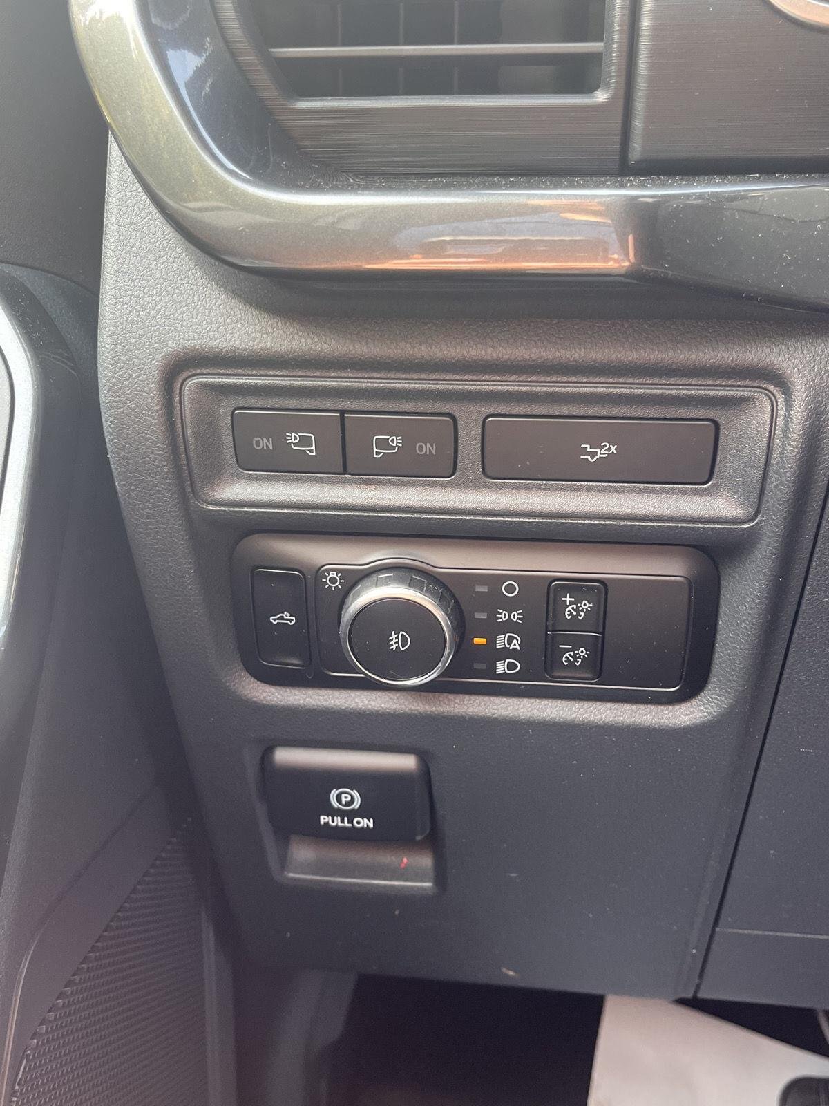 Used 2023 Oxford White Ford XLT image 21
