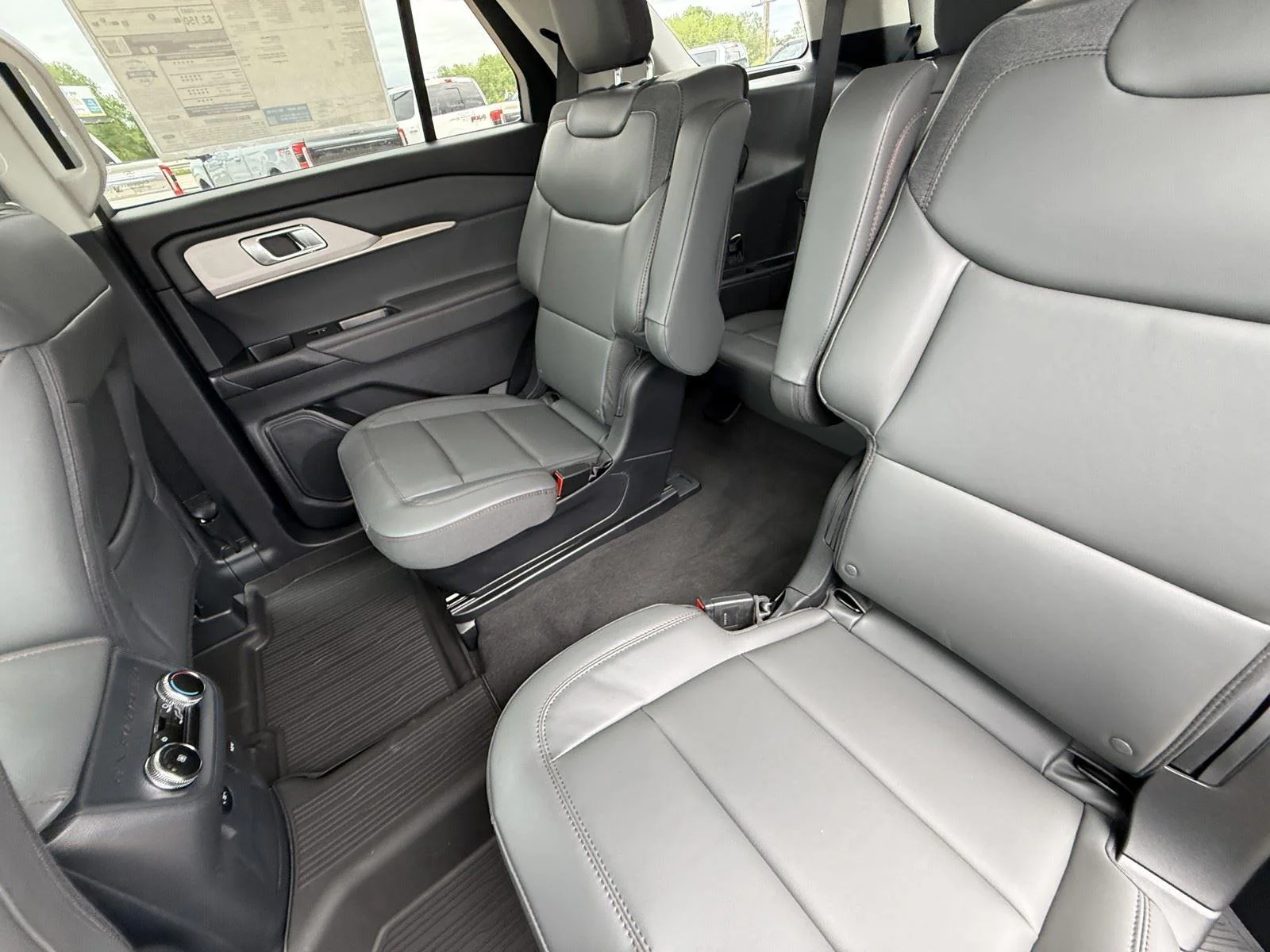 New 2026 Carbonized Gray Metallic Ford Active w/100A Pkg image 30