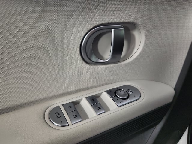 2024 Hyundai IONIQ 5 SE - Photo 10