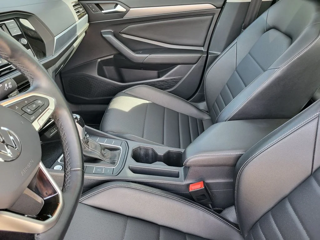 Used 2022 Oryx White Pearl Volkswagen SE w/ Sunroof image 25