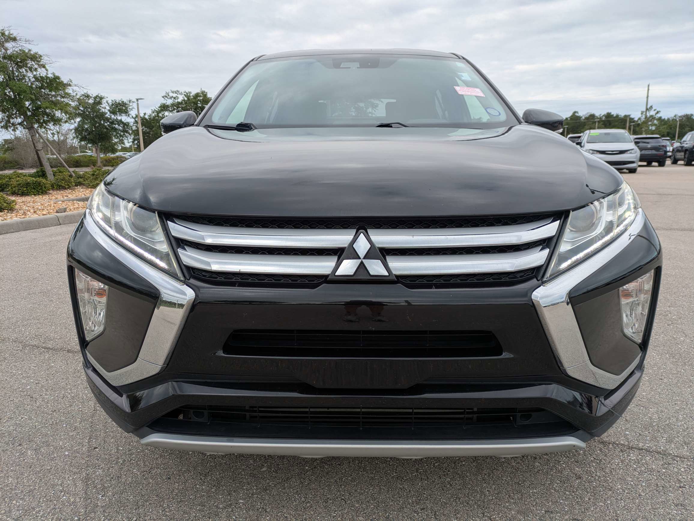 Used 2020 Tarmac Black Metallic Mitsubishi SE image 3