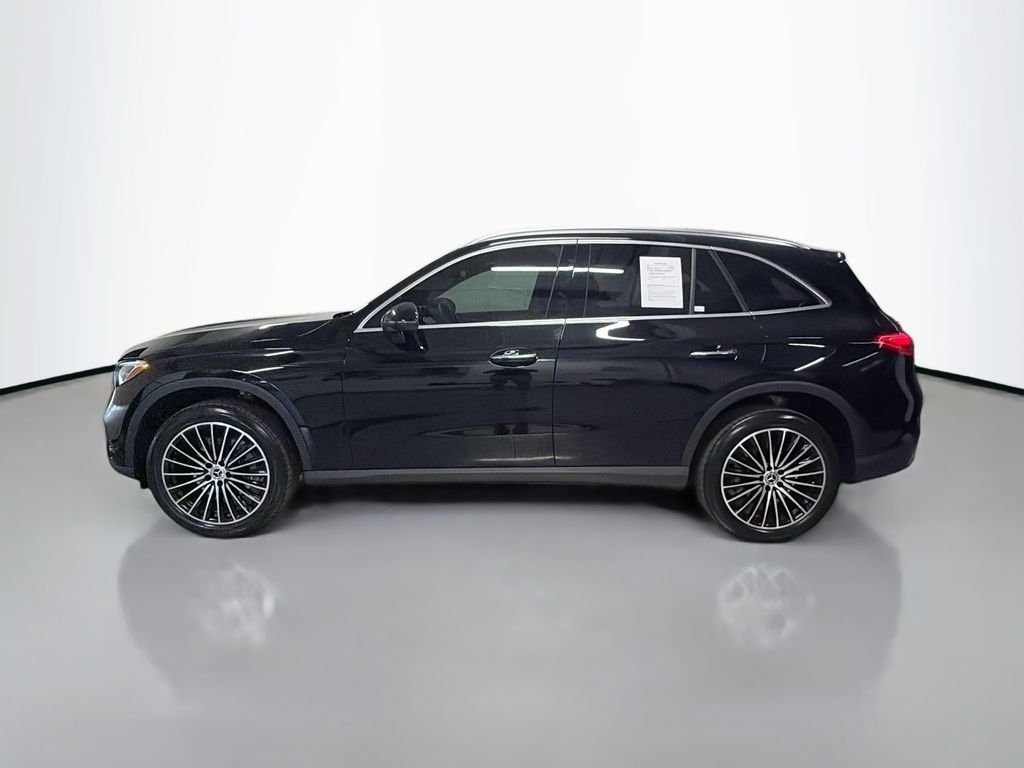 Used 2025 Black Mercedes-Benz GLC 300 image 2