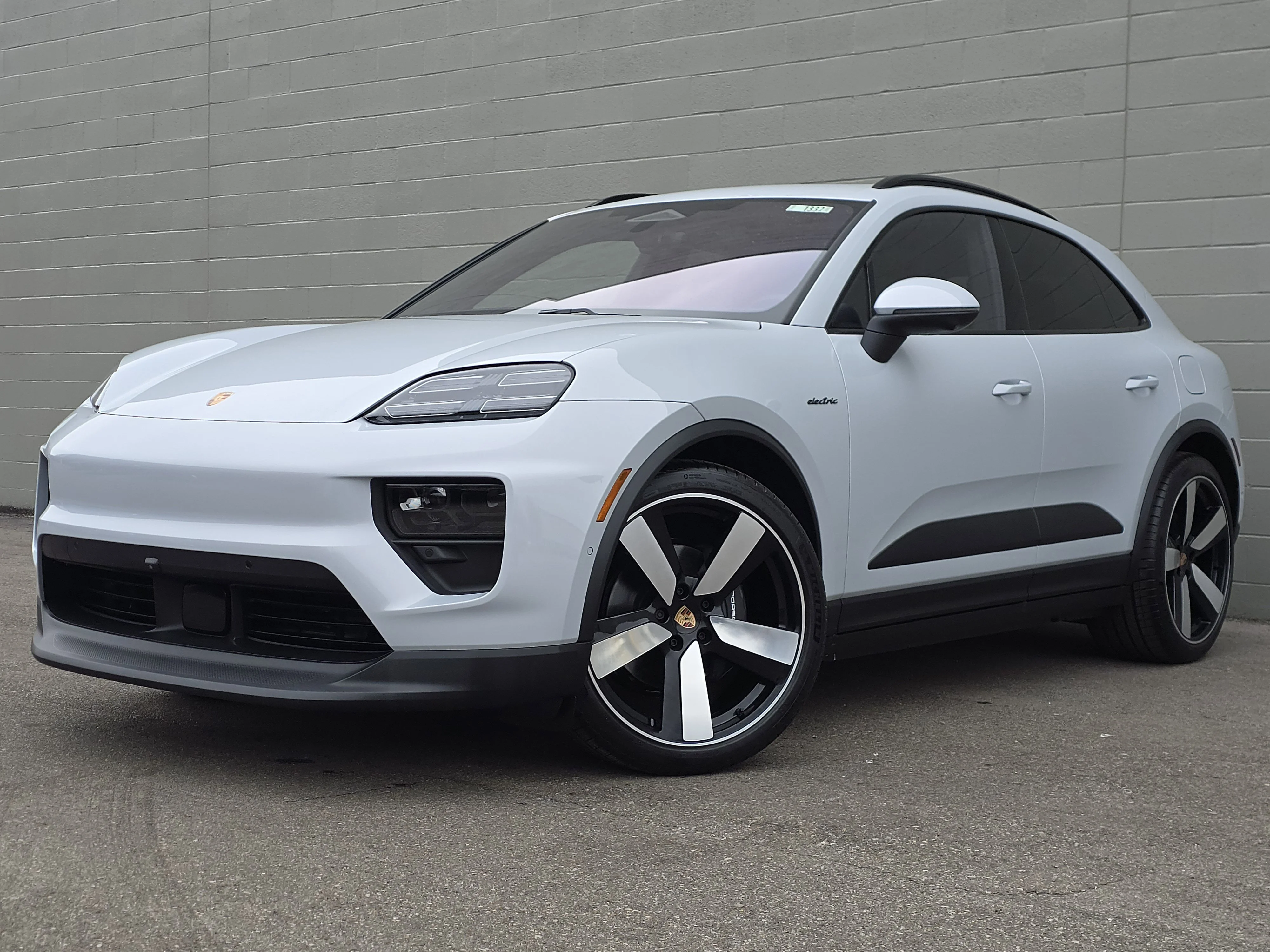 2026 Porsche Macan Base