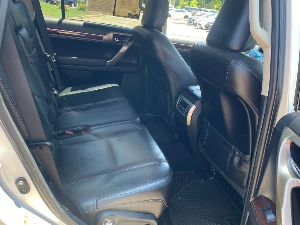 Used 2014 Gray Lexus 460 image 17