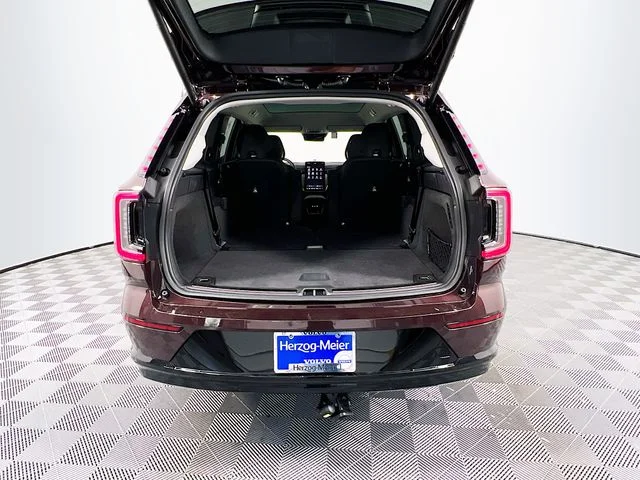 2025 Volvo EX90 Ultra - Photo 17