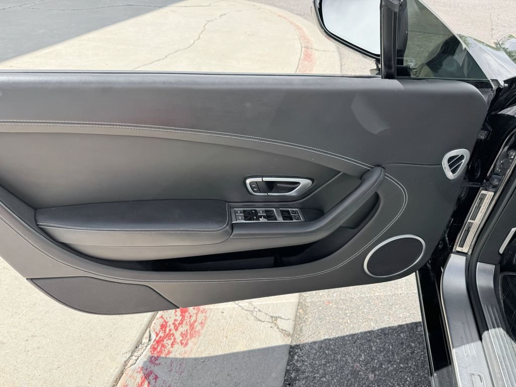 Used 2012 Black Bentley Base image 13