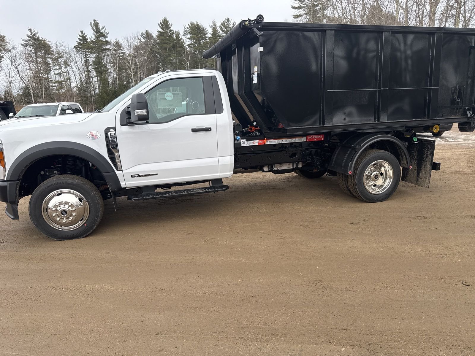 2026 Ford F-550 Super Duty Chassis Cab XL - Photo 4
