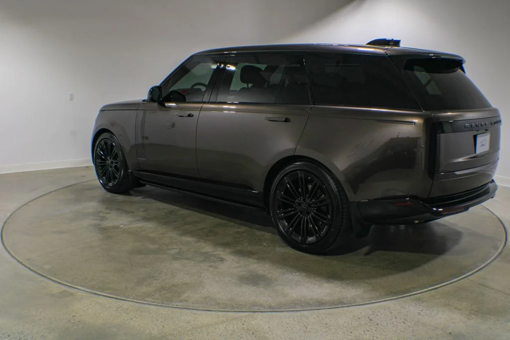 2026 Land Rover Range Rover 4.4 SE LWB 7's photo