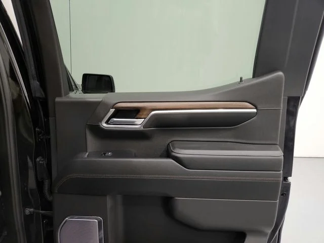 Used 2024 Black Chevrolet High Country image 39