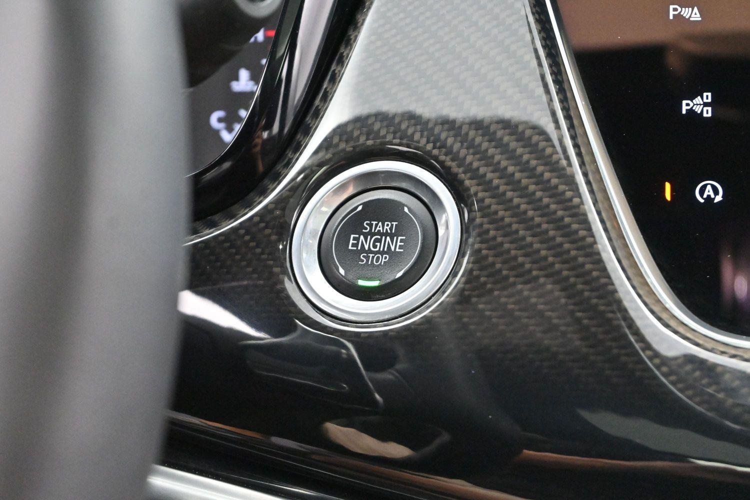 Used 2024 Argent Silver Metallic Cadillac Sport image 28