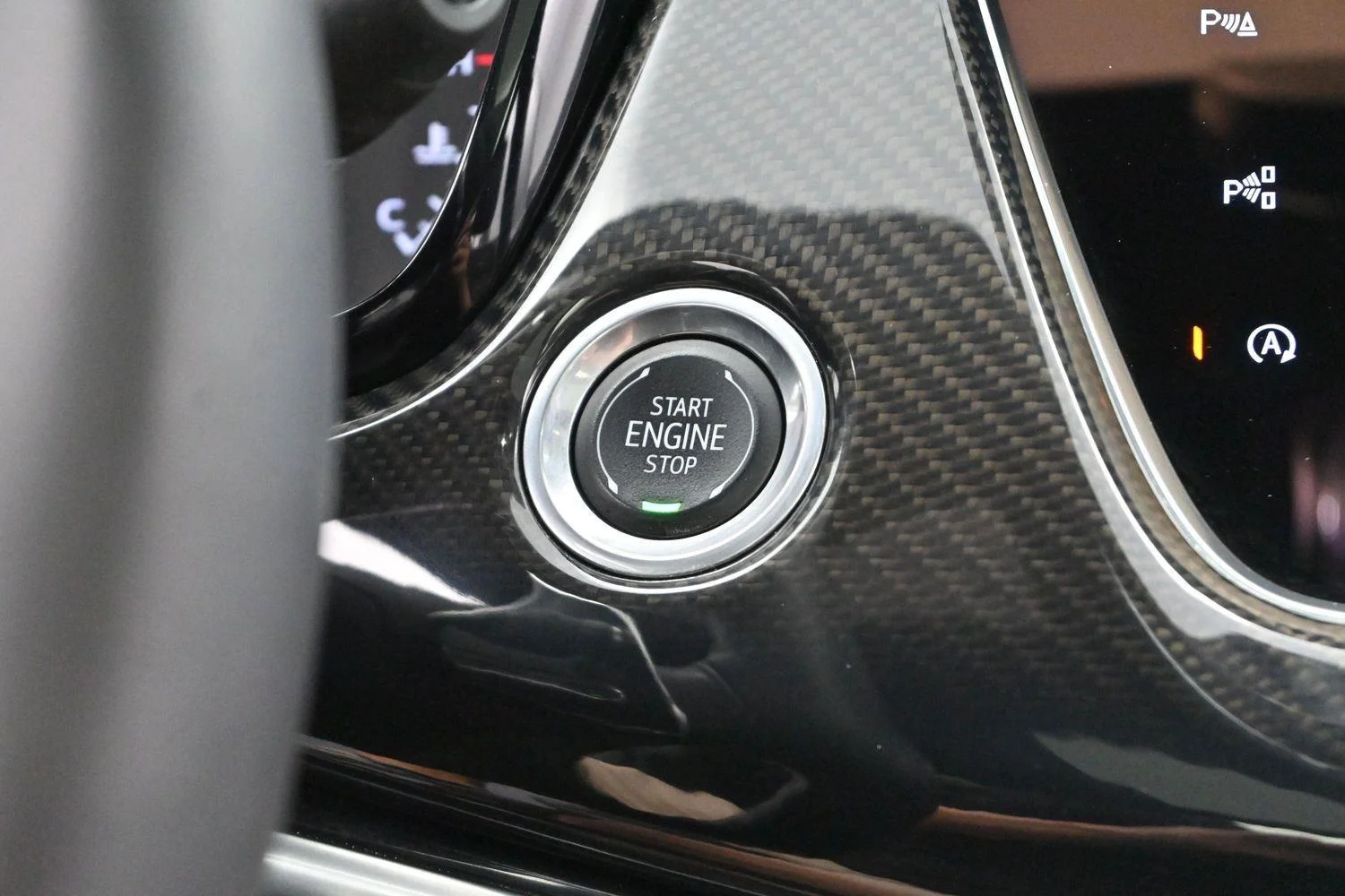 Used 2024 Argent Silver Metallic Cadillac Sport image 28
