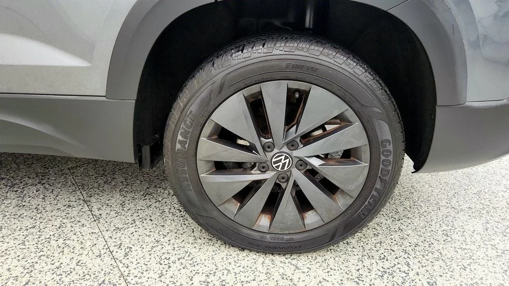 Used 2022 Platinum Gray Metallic Volkswagen S FWD image 9