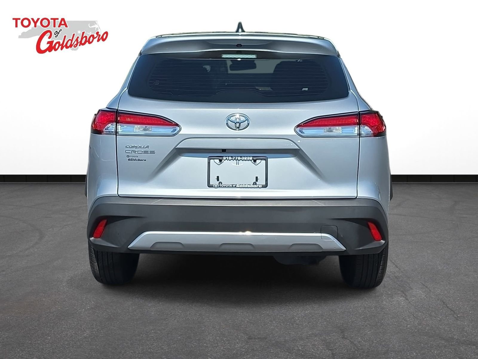 Used 2024 Silver Toyota L image 6