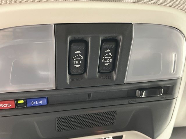 Used 2025 Crystal Black Pearl Subaru Premium image 26