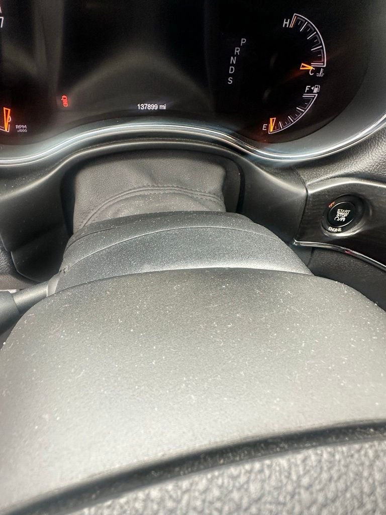 Used 2014  Jeep Limited image 7
