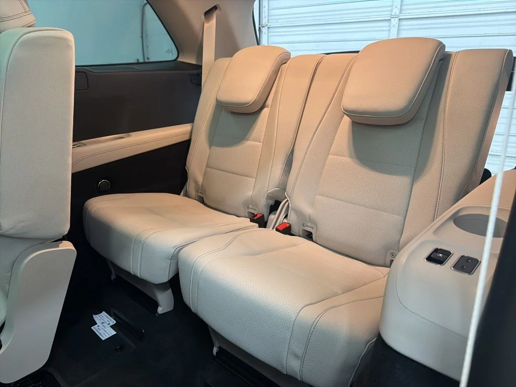 Used 2026 White Mercedes-Benz GLS 450 image 23