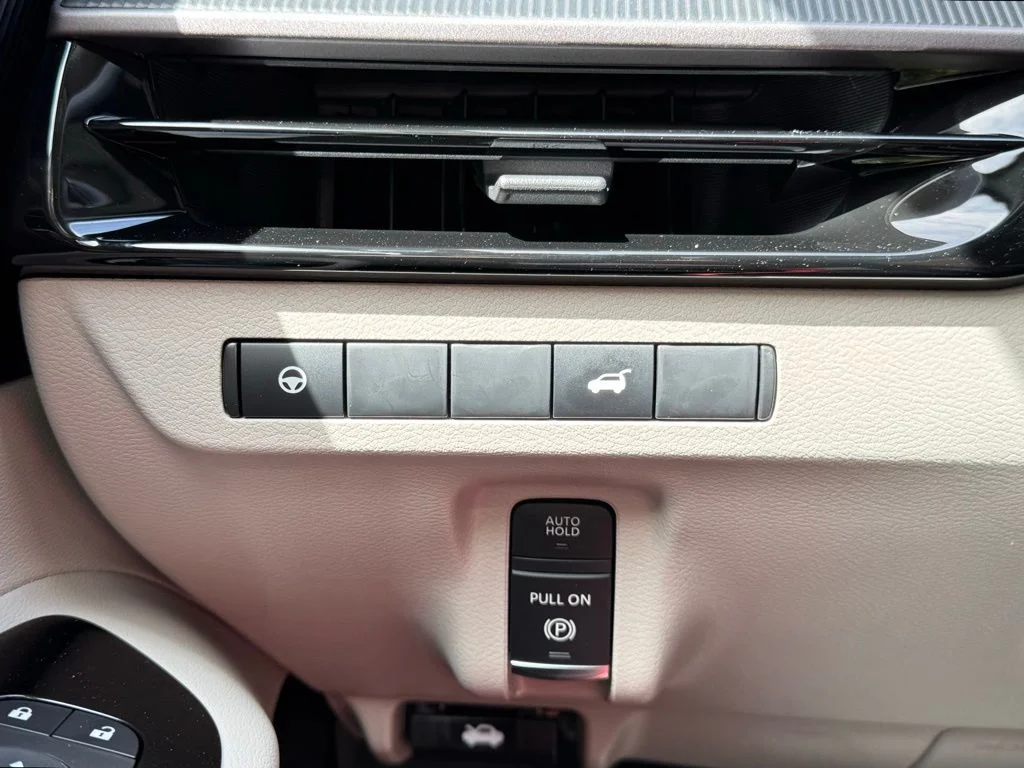 2025 Nissan Murano SV - Photo 21