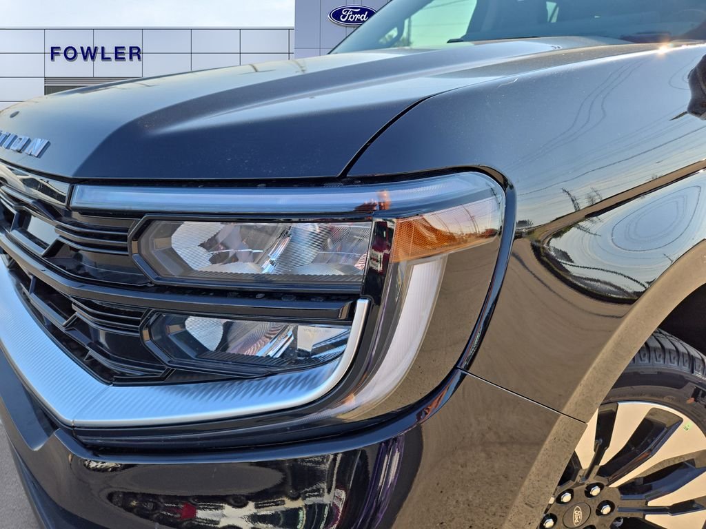 New 2027 Agate Black Metallic Ford Platinum image 30