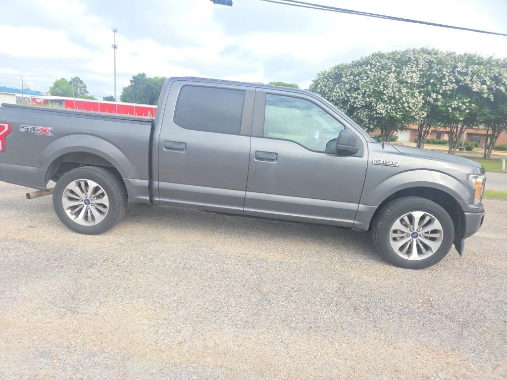 Used 2018 Gray Ford XL image 9