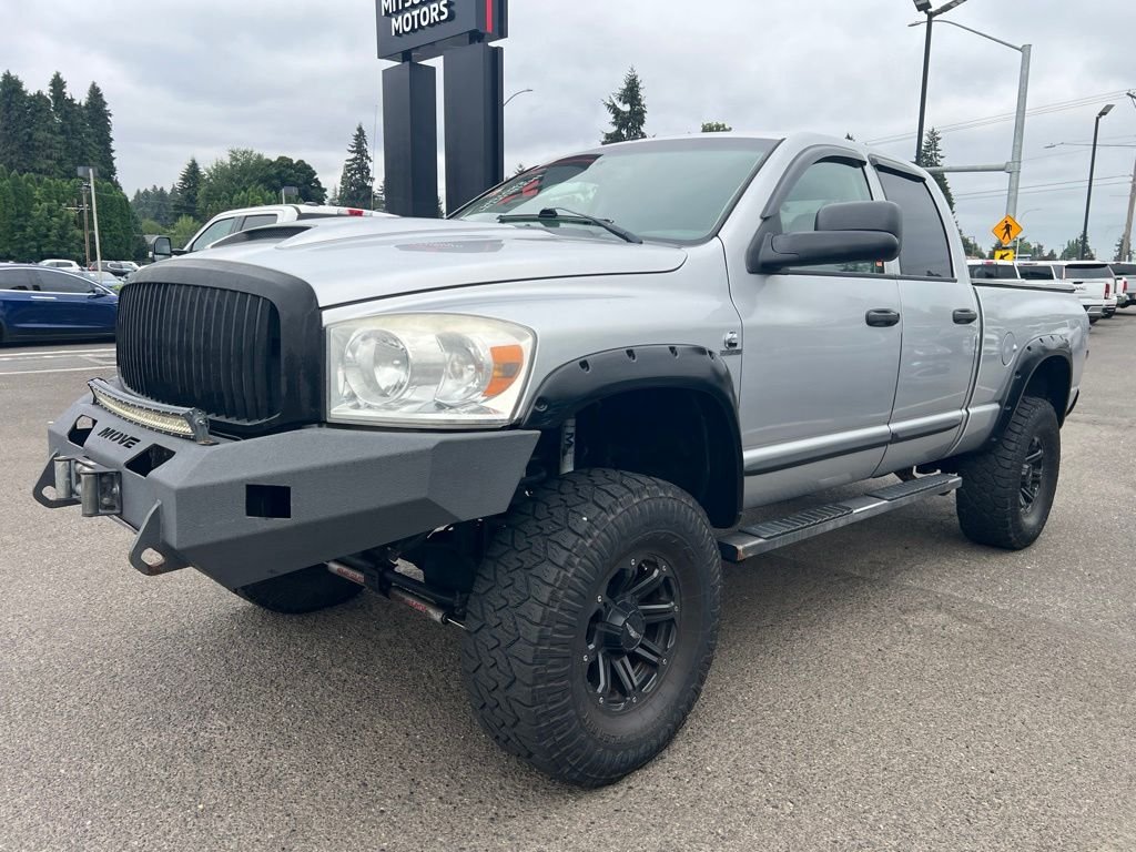 Used 2007 Bright Silver Metallic Dodge SLT image 2