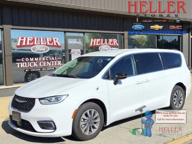 2024 Chrysler Pacifica PHEV