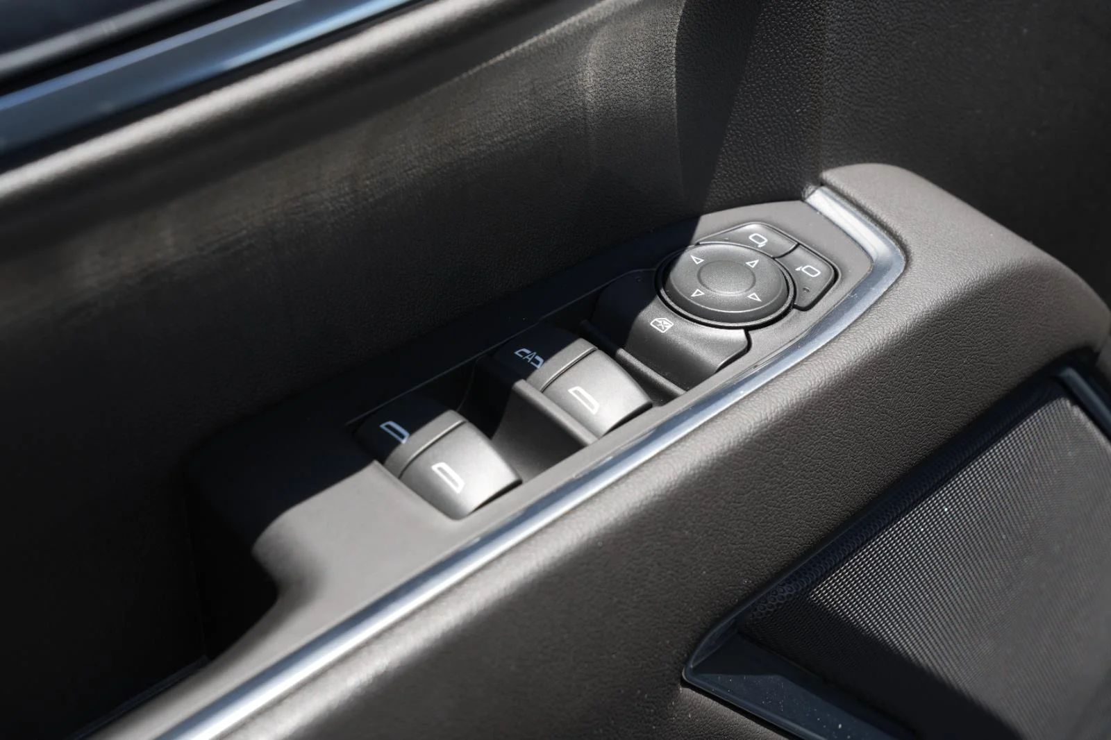 Used 2022 Dark Ash Metallic Chevrolet LT (2FL) image 16