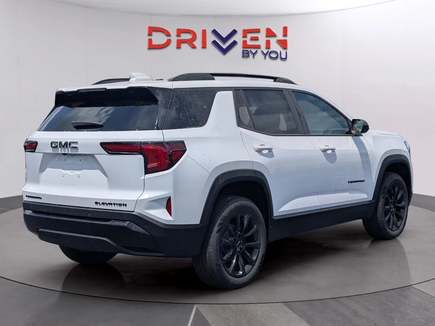 New 2026 Summit White GMC Elevation image 5
