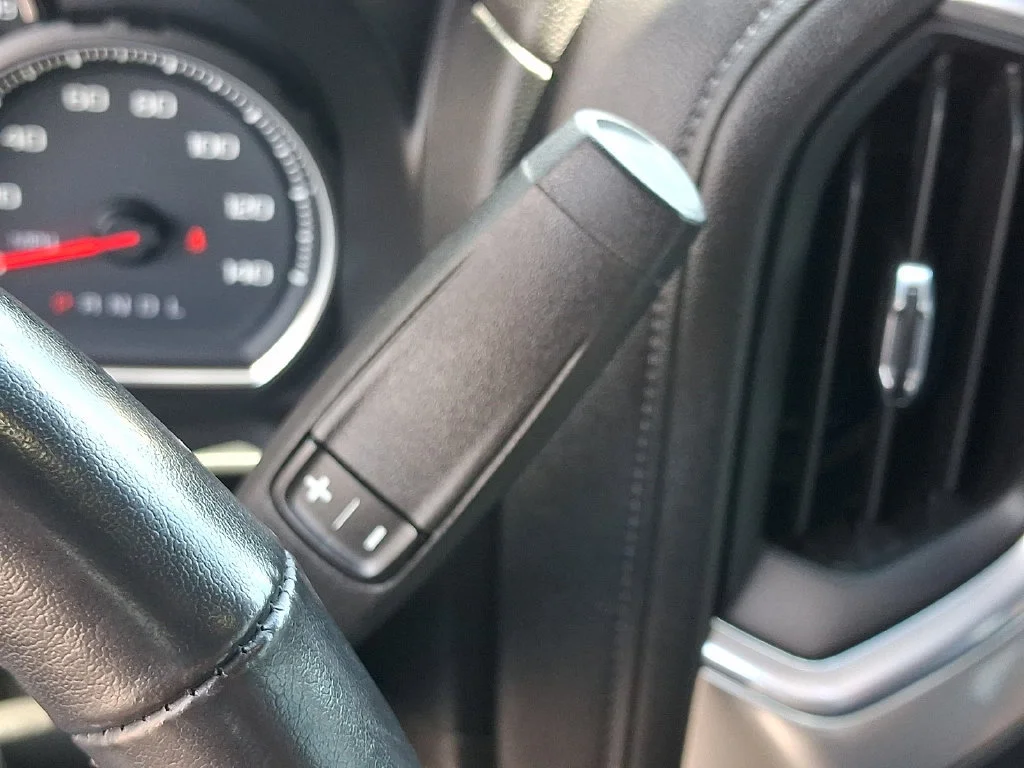 Used 2022 Summit White Chevrolet LT image 22