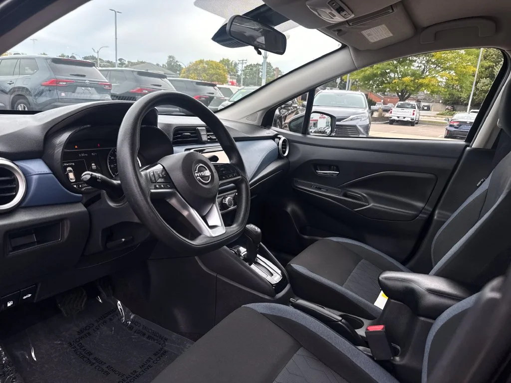 Used 2025 Black Nissan 1.6 SV image 13