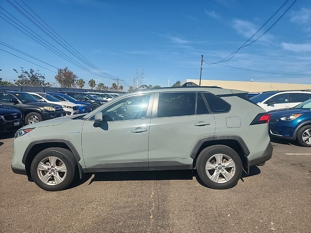 Used 2021  Toyota XLE image 10