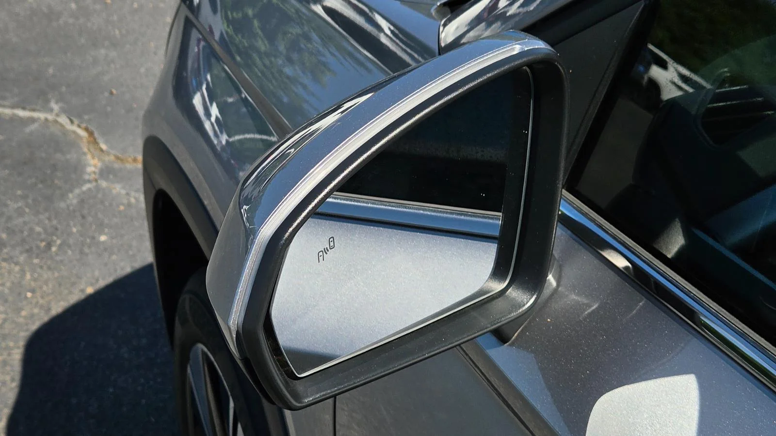 2025 Volkswagen Taos SE - Photo 14