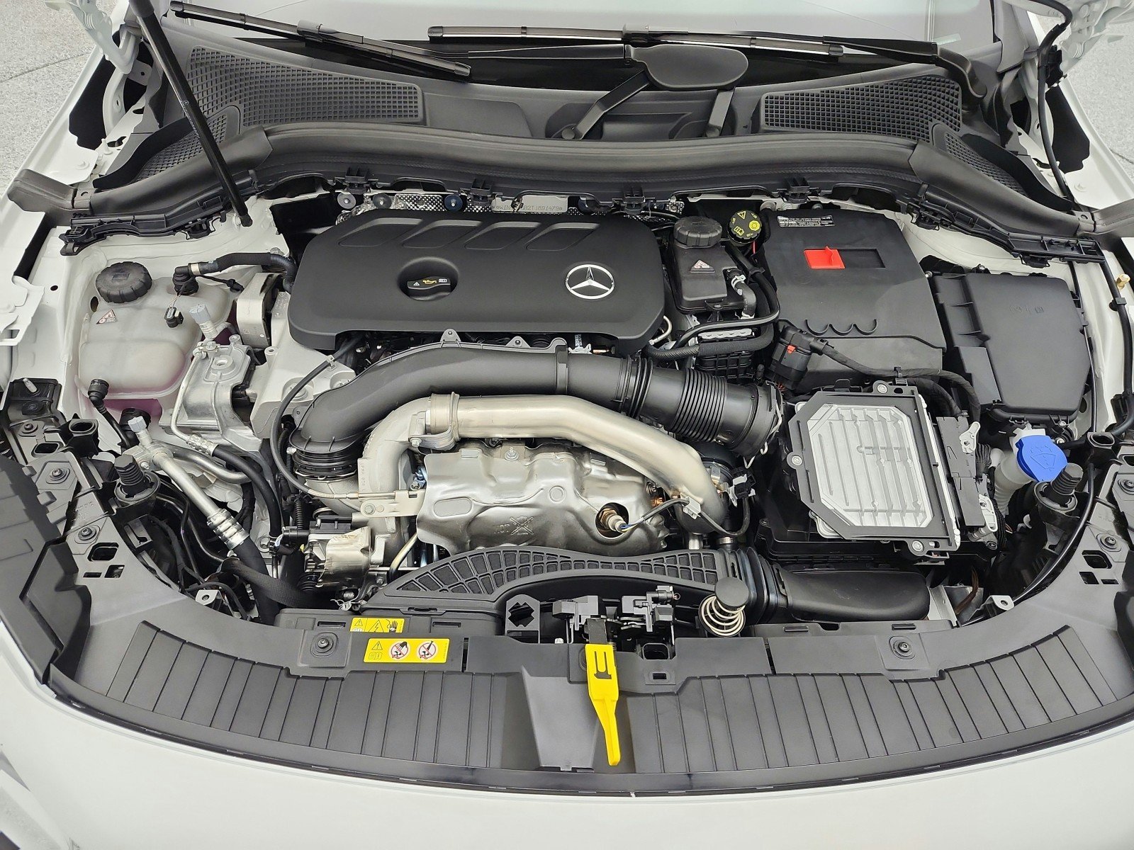 New 2026 Polar White Mercedes-Benz GLA 250 SUV image 12