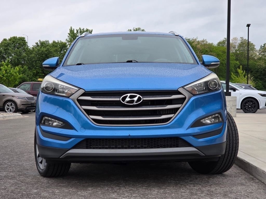 Used 2016 Caribbean Blue Hyundai Sport image 3