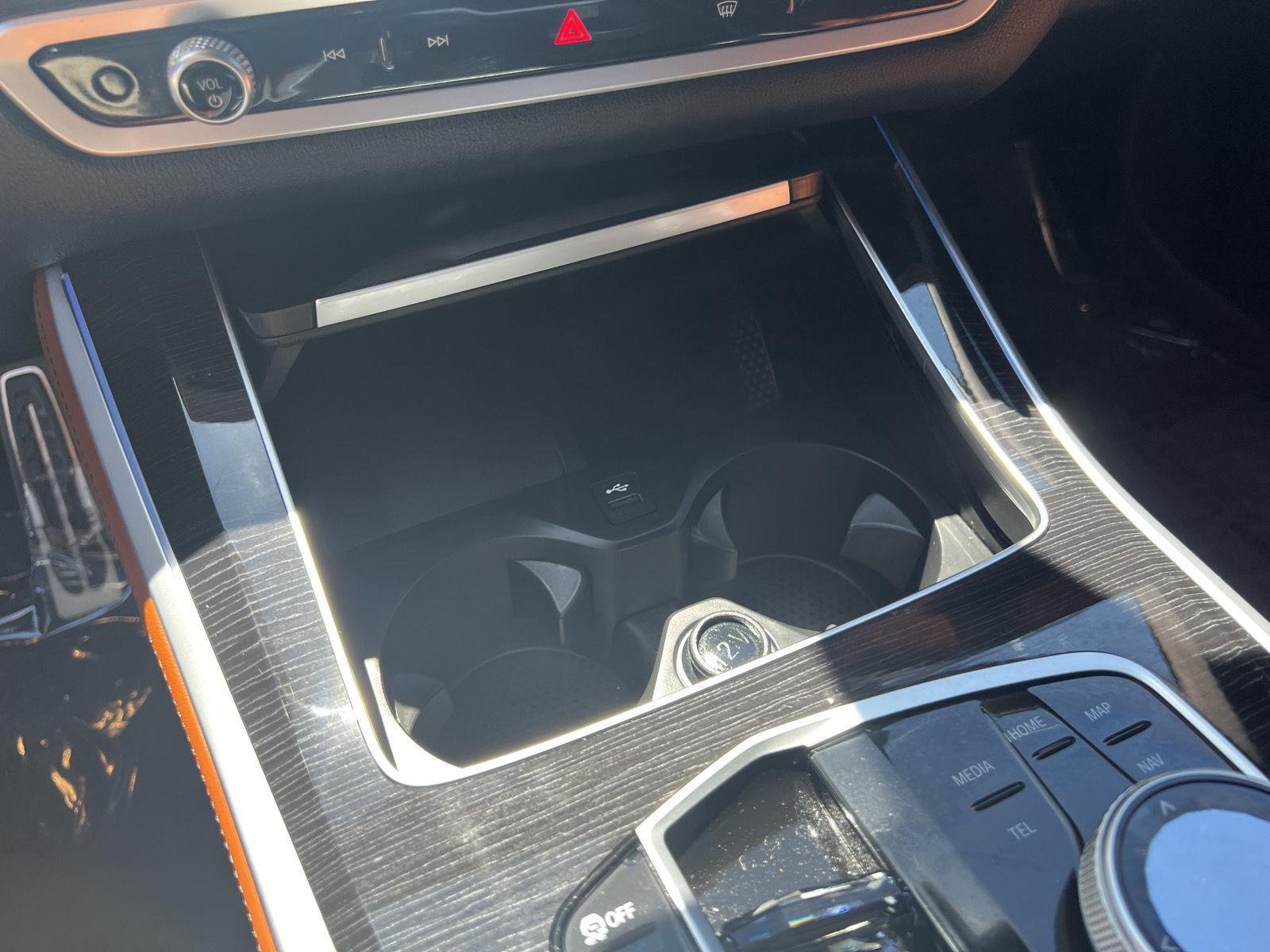 Used 2024 Mineral White Metallic BMW M60i image 25