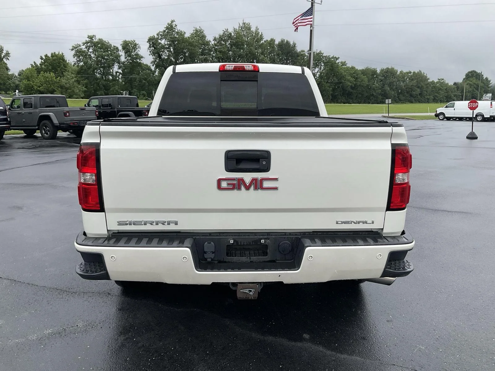 Used 2015 WHITE DIAMOND TRICOAT GMC PICKUP image 7
