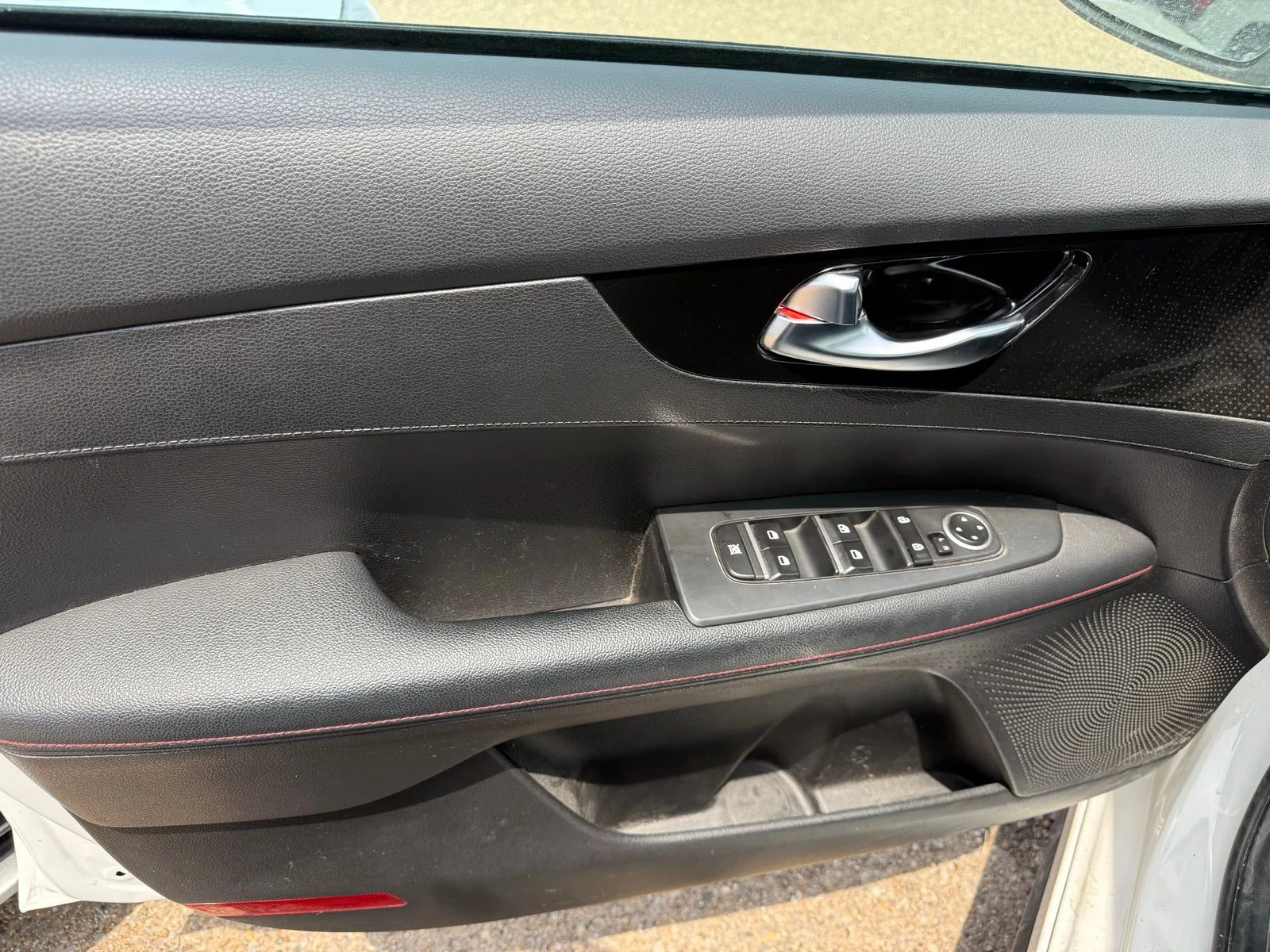 Used 2023 White Kia GT image 13