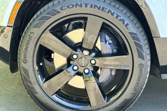 New 2026 Fuji White Land Rover X-Dynamic SE image 25