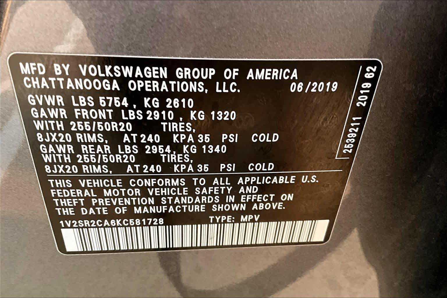 Used 2019 Platinum Gray Metallic Volkswagen 3.6L V6 SEL R-Line image 35