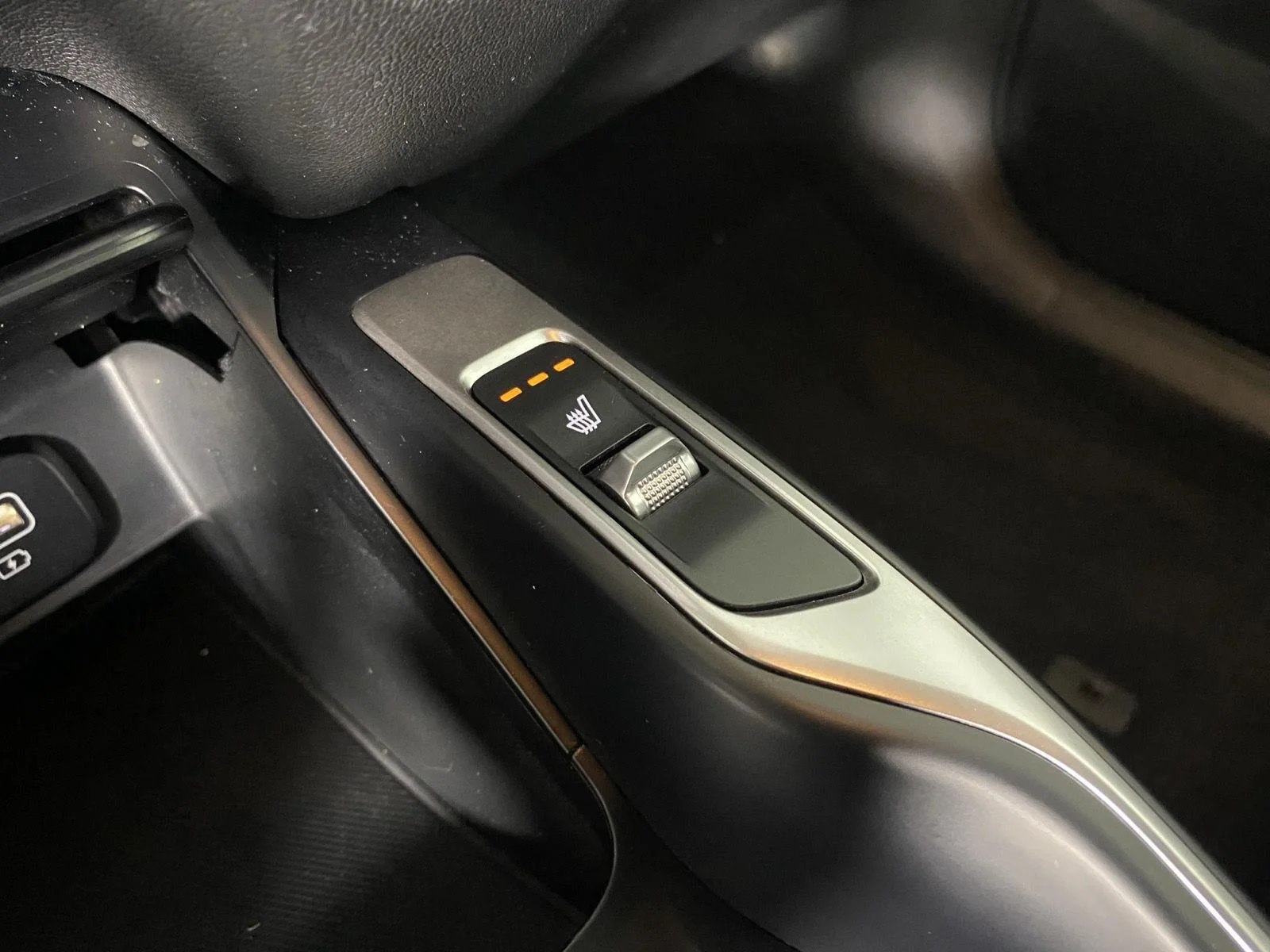 Used 2021 Sparkling Silver Kia S image 21