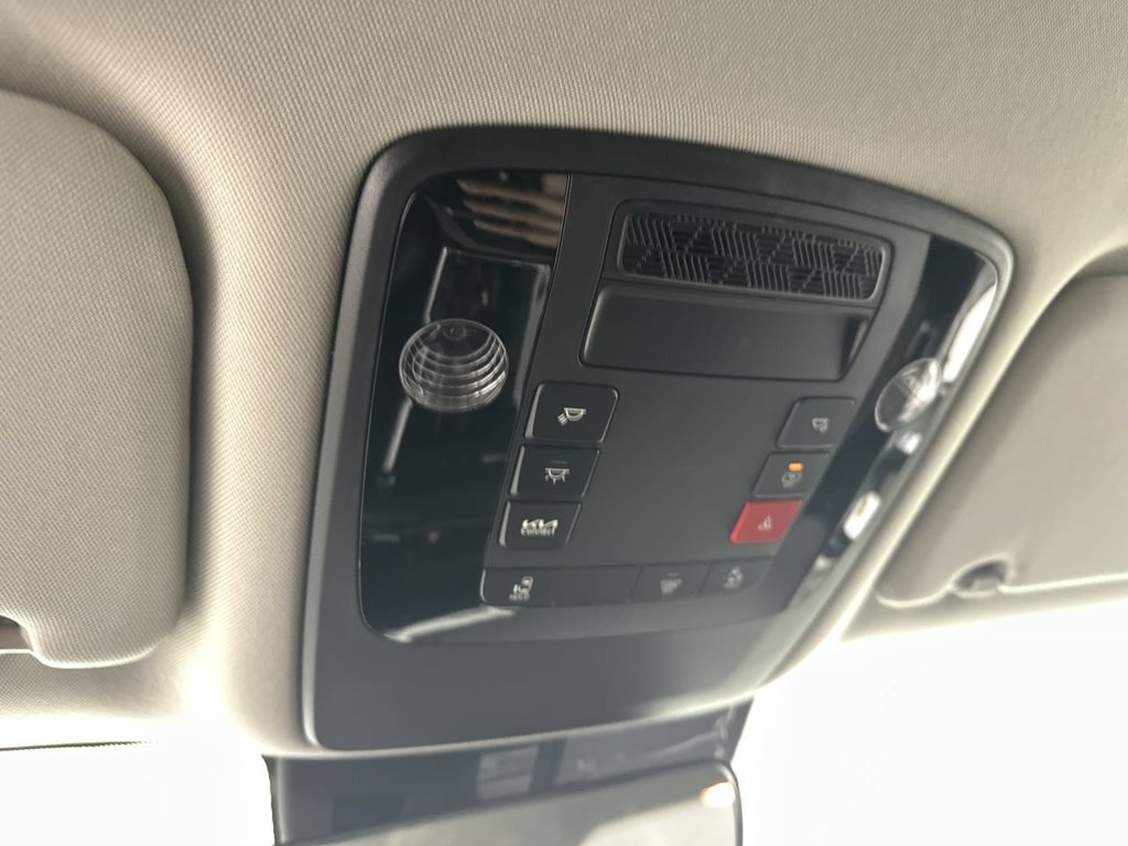 New 2027 Ceramic Silver Kia LXS image 10