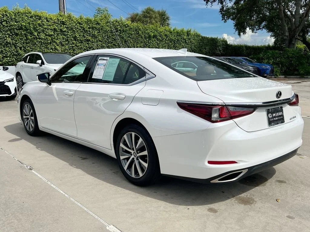Used 2019 White Pearl Lexus 350 image 5