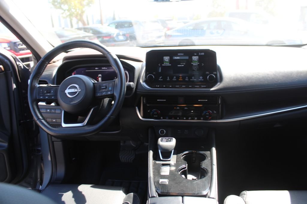 Used 2023 Gray Nissan Platinum image 19
